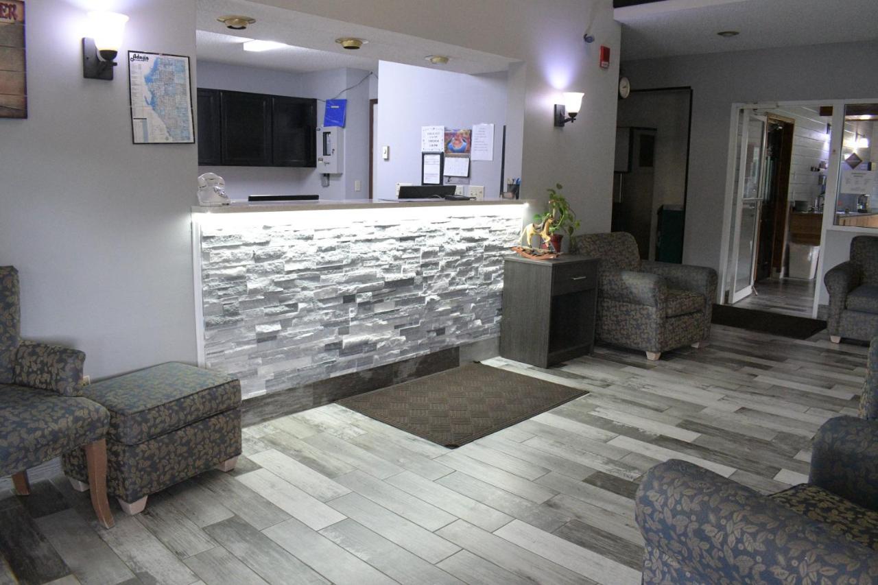 Adams Inn And Suites Exterior foto