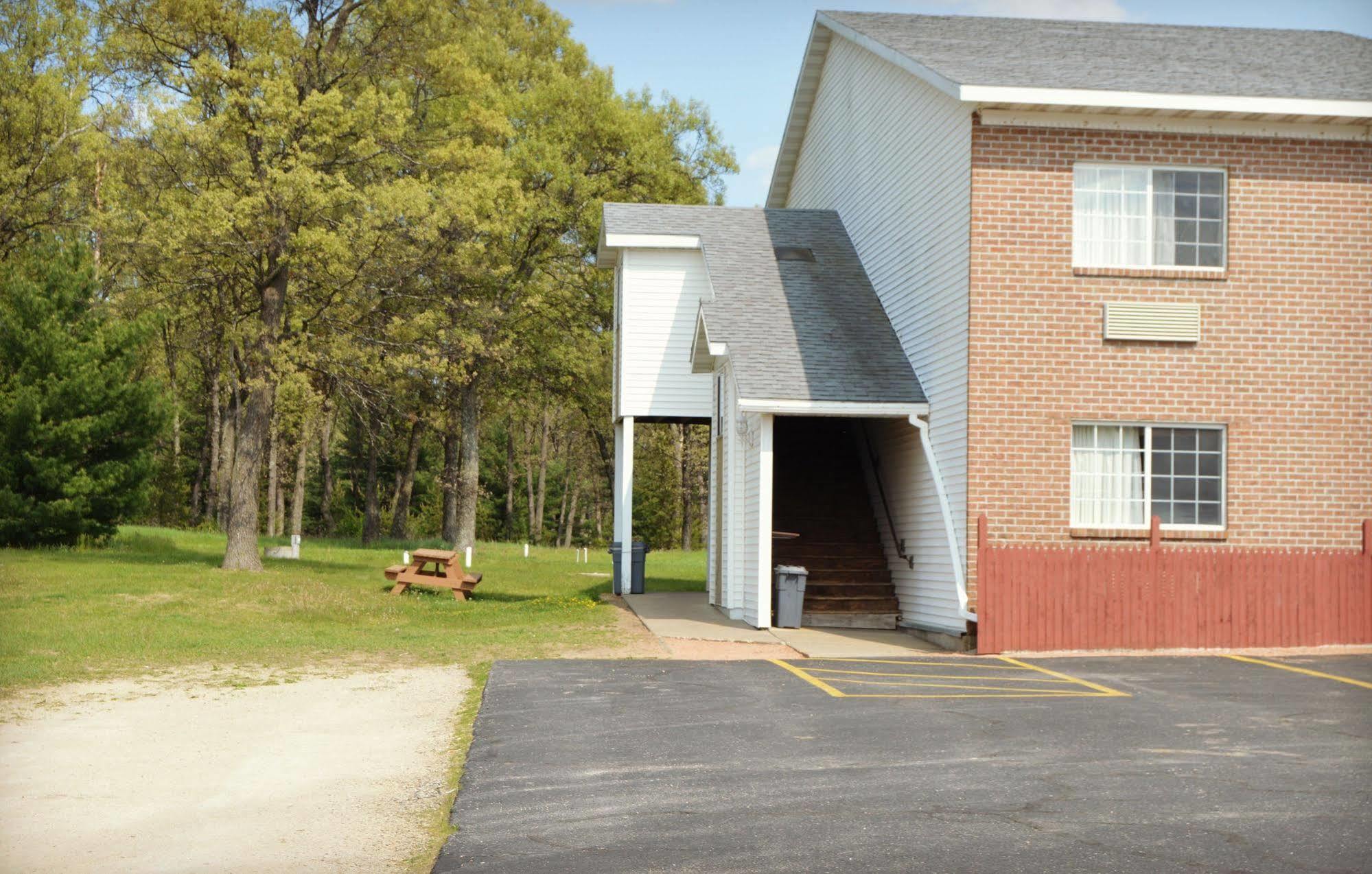 Adams Inn And Suites Exterior foto